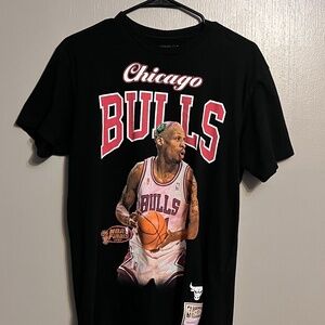 Mitchell & Ness Mens MEDIUM Chicago Bulls 1997 NBA Finals Dennis Rodman T-Shirt